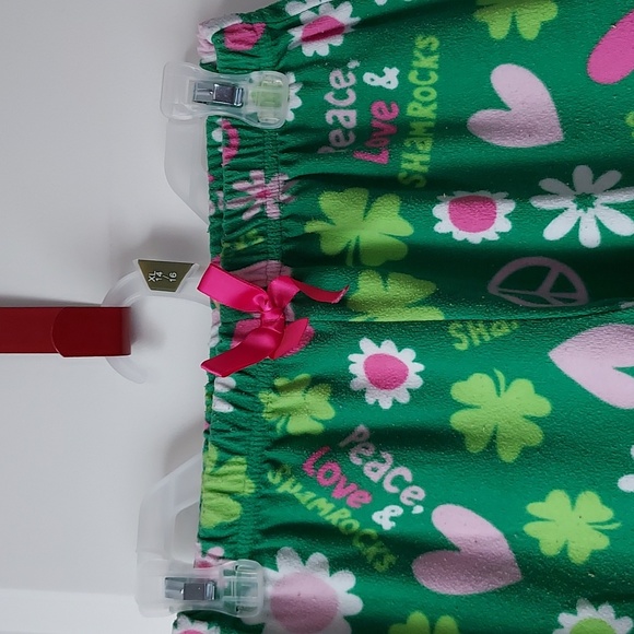 No brand sz small (6-6x) pajamas green with cute decorative print - Picture 2 of 6